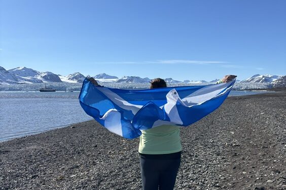Suzy completes loony Rook!