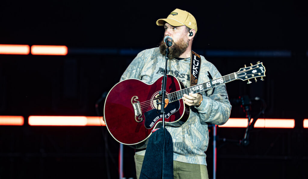 Concert26LukeCombs2