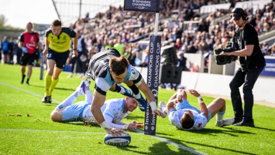 Glasgow Warriors run in seven tries to beat Sale Sharks